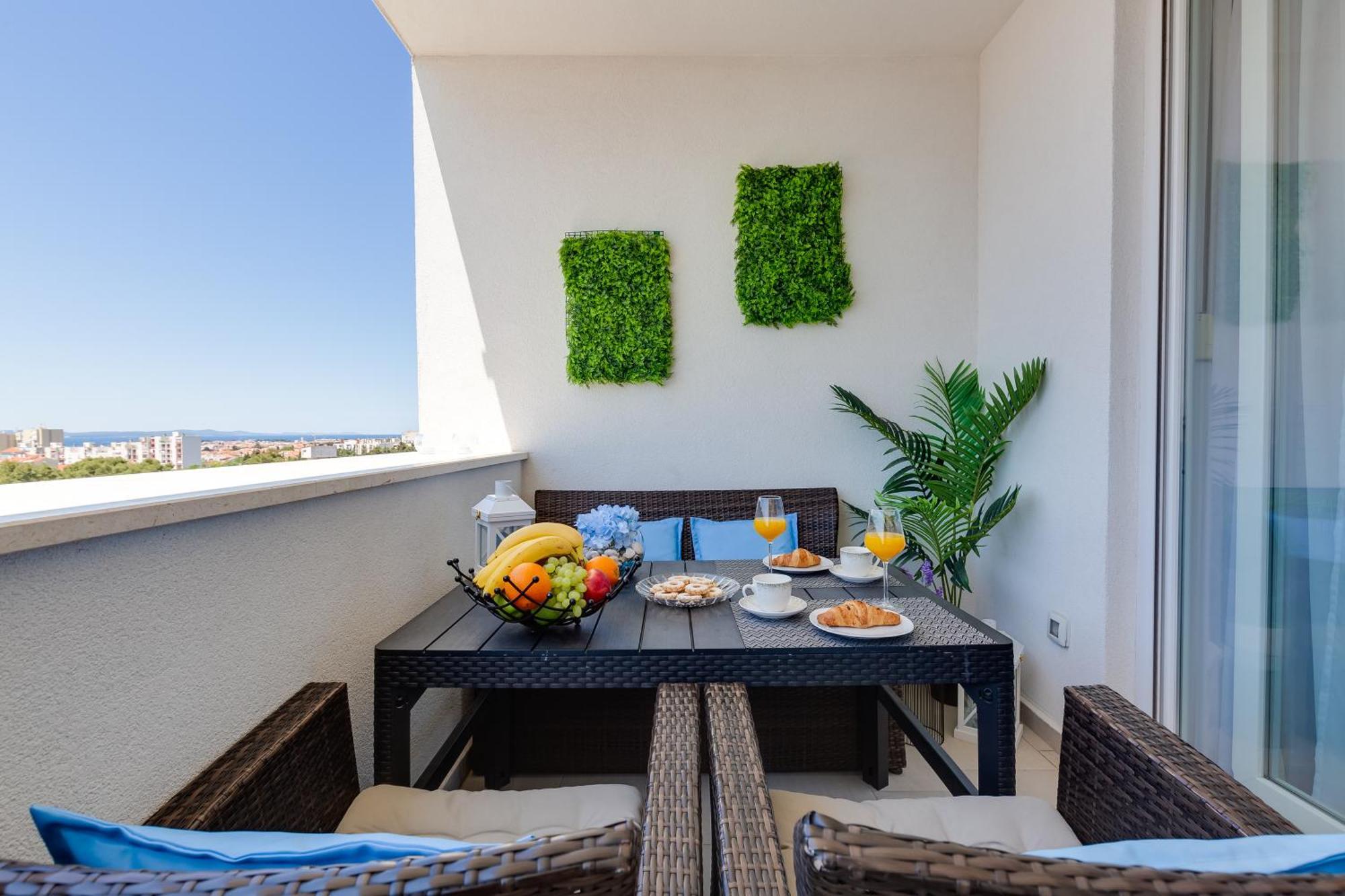 Stella Maris 2bdr, Balcony, Sea View, Garage, Bbq Apartment
