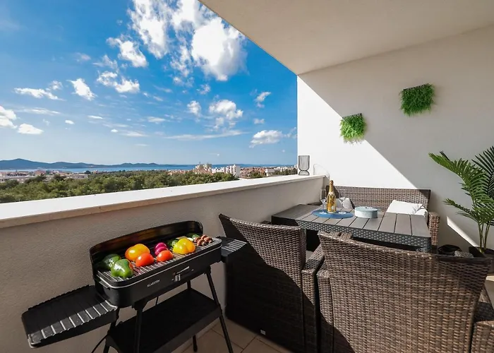 Stella Maris 2Bdr, Balcony, Sea View, Garage, Bbq