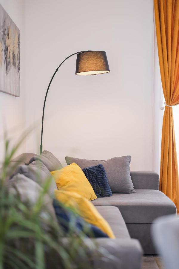 Stella Maris 2bdr, Balcony, Sea View, Garage, Bbq Apartment *
